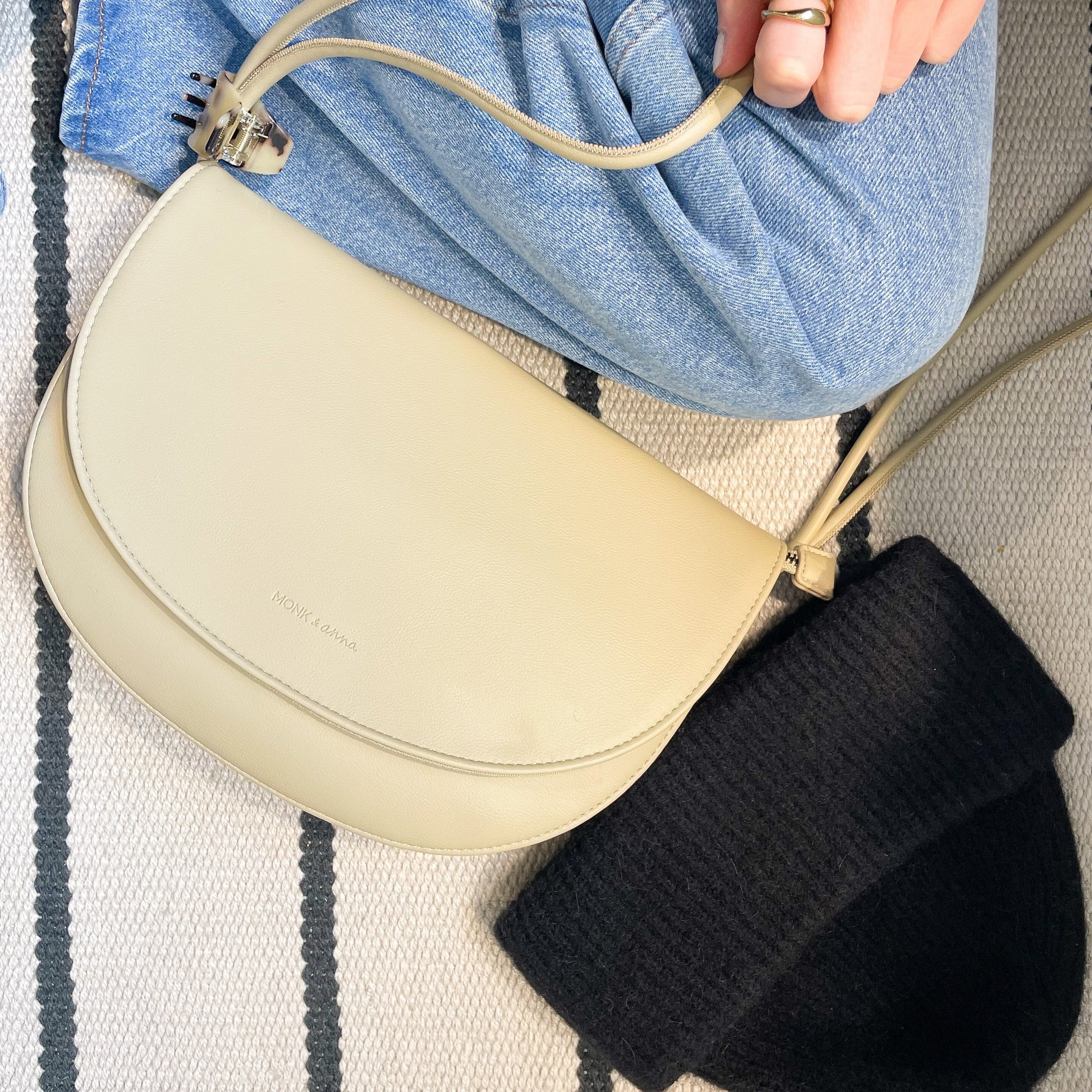 Half moon bag pistachio